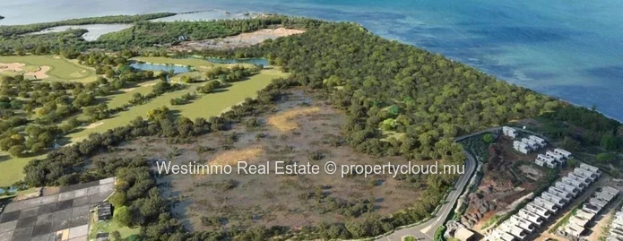 Rivière Noire- Terrains constructibles à vendre sur un golf