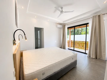 5 Bedroom Villa