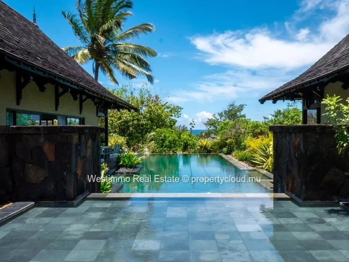 Villa for sale in Bel Ombre with 5 bedrooms and private pool on 3,385 m²