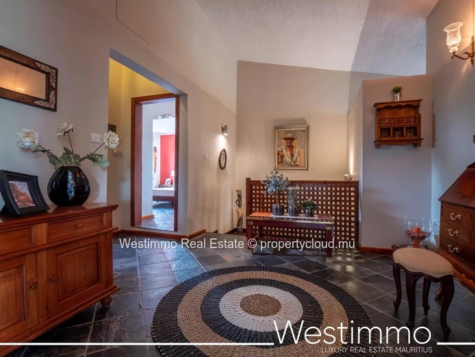 Maison familiale de 5 chambres avec piscine et jardin à Vendre à RIVIERE NOIRE
