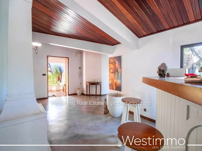 TAMARIN - Villa de 750 m2 ideal pour une famille ou projet locatif