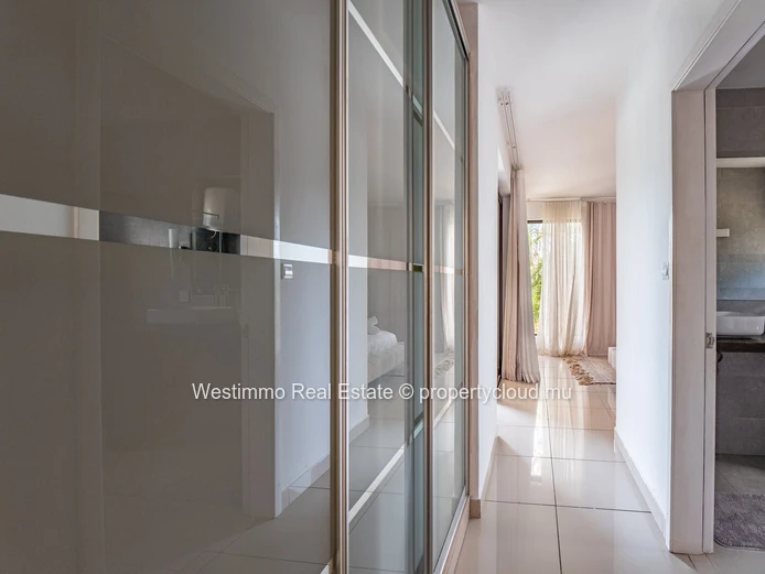 Appartement rénové 3 chambres à louer à La Preneuse