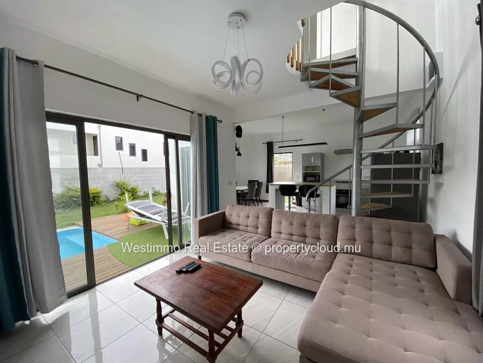 GRAND BAIE - Location long terme Villa avec terrasse, jardin et piscine.