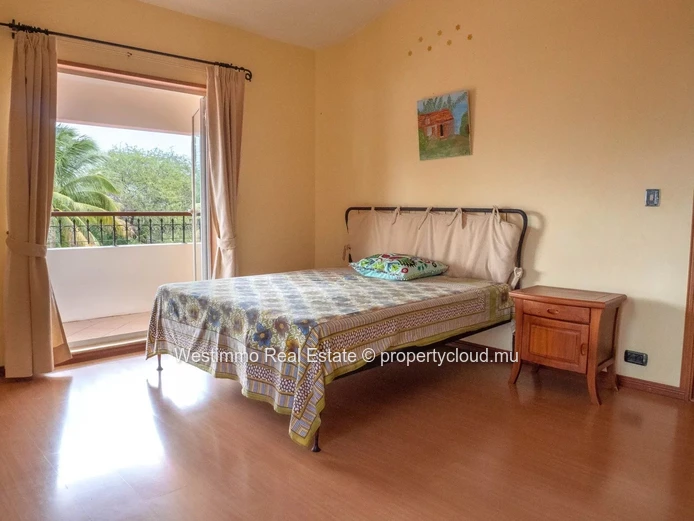 TAMARIN - Large 5-bedroom suite home