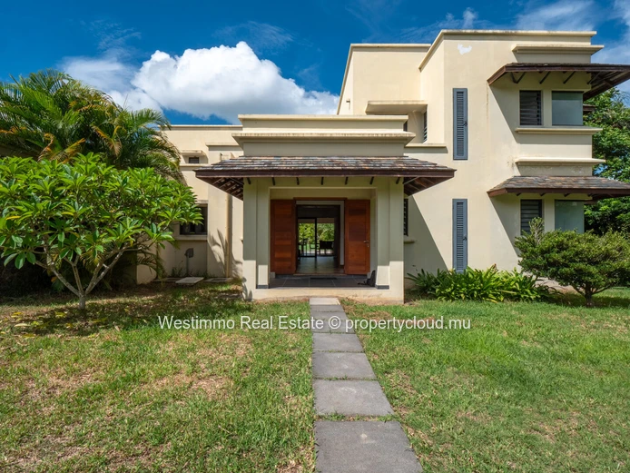 5-bedroom villa accessible to foreigners, located in a secure residence near the Gorges