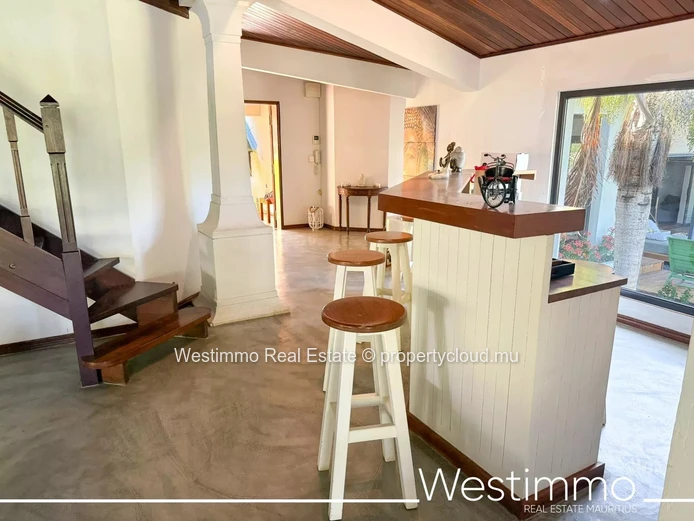 TAMARIN - Villa de 750 m2 ideal pour une famille ou projet locatif