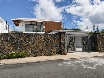 5 Bedroom Villa