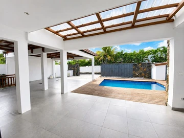 5 Bedroom Villa