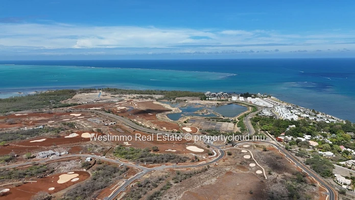 Terrain à vendre de 1 640 m² à Rivière Noire, accessible aux non-Mauriciens