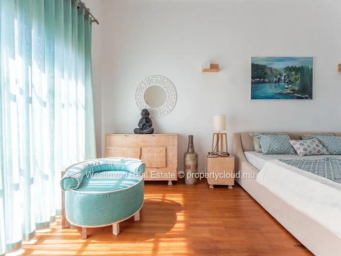 Villa 3 chambres en suite , piscine et jacuzzi