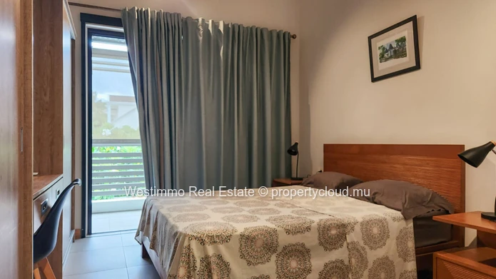 Duplex avec piscine privée à Rivière Noire à louer