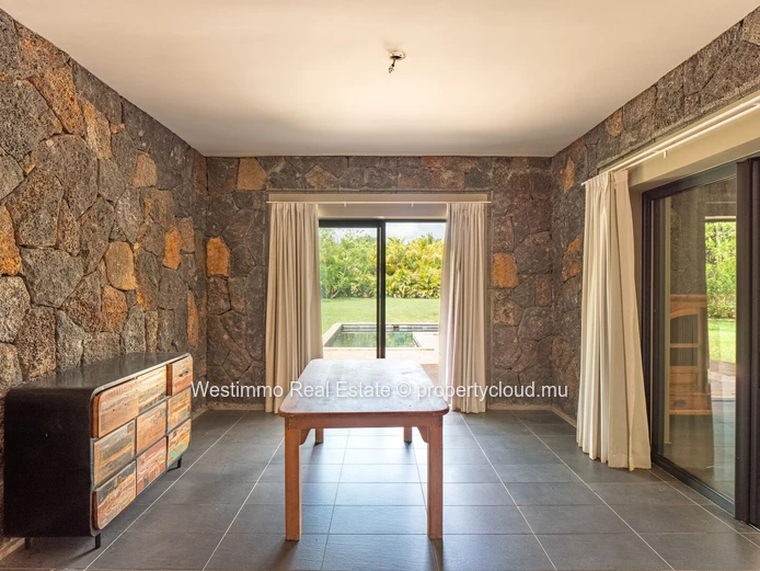 5-bedroom villa accessible to foreigners, located in a secure residence near the Gorges
