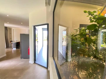 5 Bedroom Villa