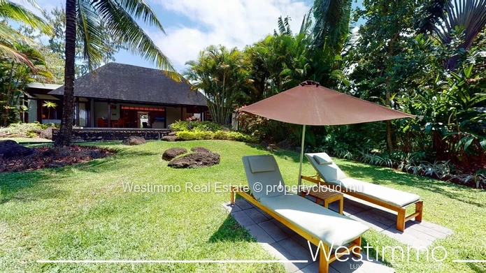 Magnificent renovated villa suite with private pool and sea view in a 5-star complex