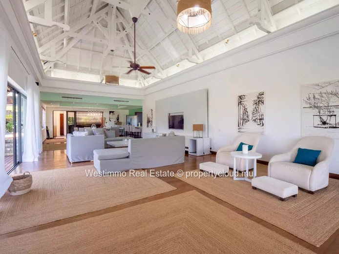 Villa for sale in Bel Ombre with 5 bedrooms and private pool on 3,385 m²