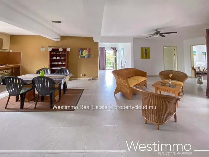 CALODYNE - Large family villa with studio, garden, pool and sea view.