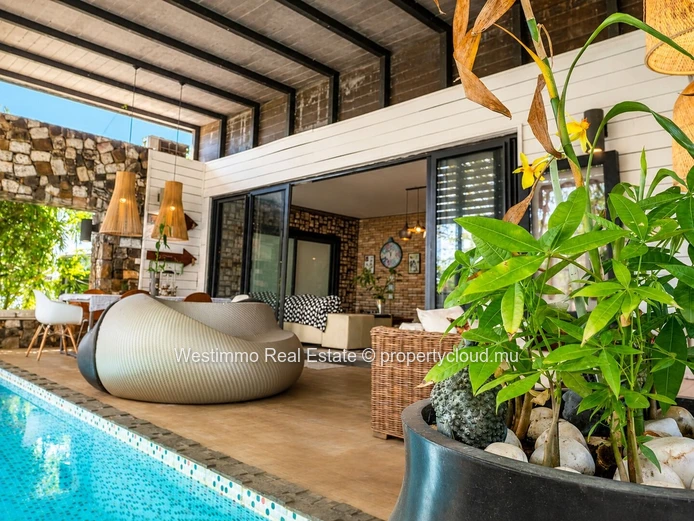 Architect-designed house with pool for sale in Flic en Flac