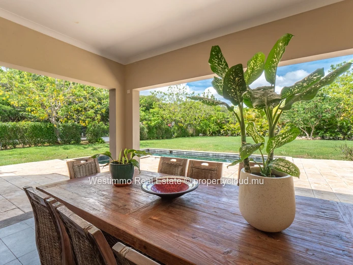 5-bedroom villa accessible to foreigners, located in a secure residence near the Gorges
