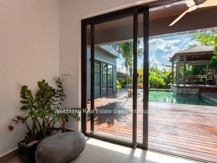 Villa 3 chambres en suite , piscine et jacuzzi