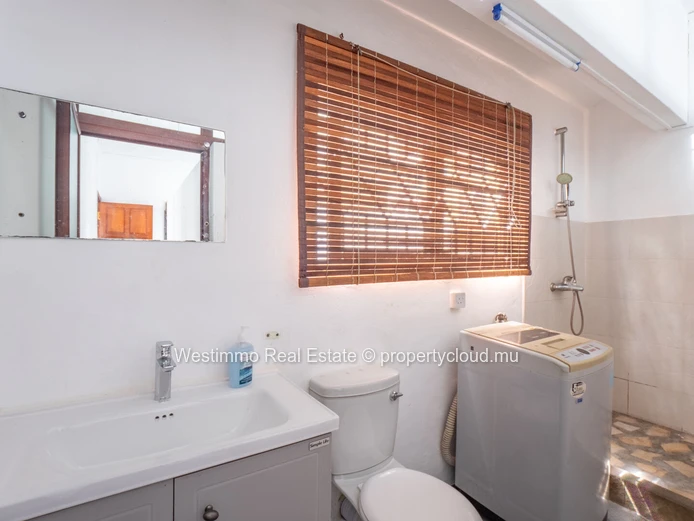 4-bedroom house to renovate near the beach in Flic en Flac