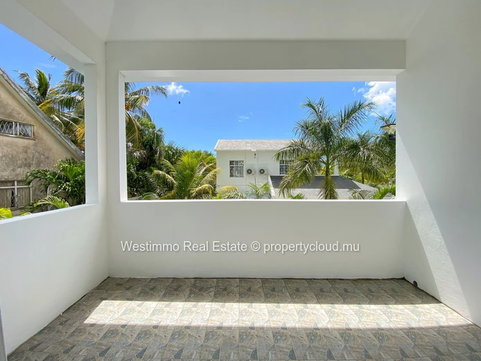 Villa meublée à louer à Péreybère avec 5 chambres et piscine privée