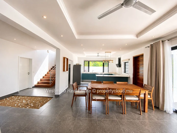 Trou aux Biches - Magnifique Villa meublée moderne de 5 chambres en suite avec piscine à louer
