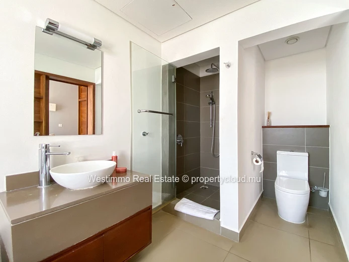 AZURI - Penthouse de prestige à louer à long terme