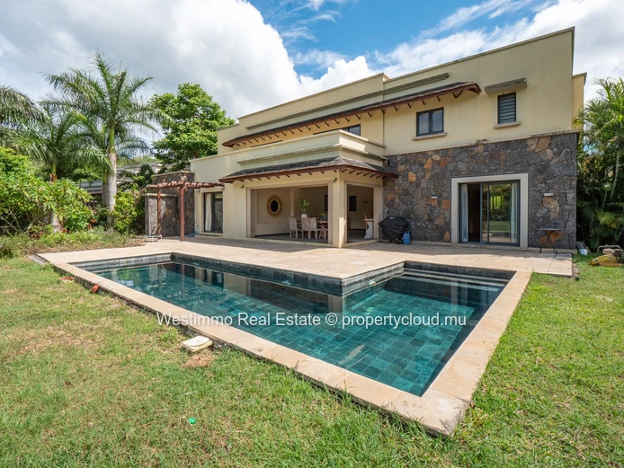 5-bedroom villa accessible to foreigners, located in a secure residence near the Gorges