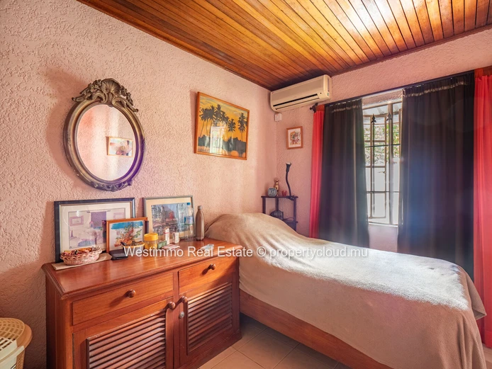 Maison familiale avec dépendance et piscine à vendre à Tamarin