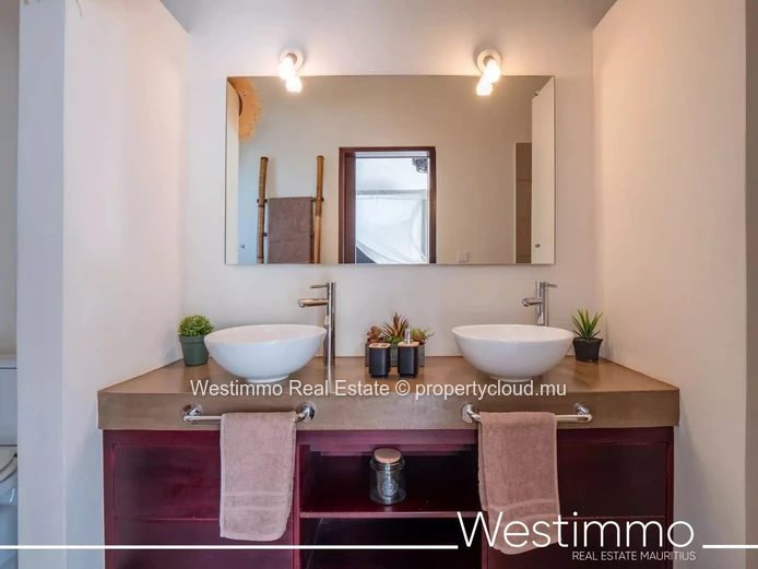 Villa de plain-pied 5 chambres avec vue sur le Rempart