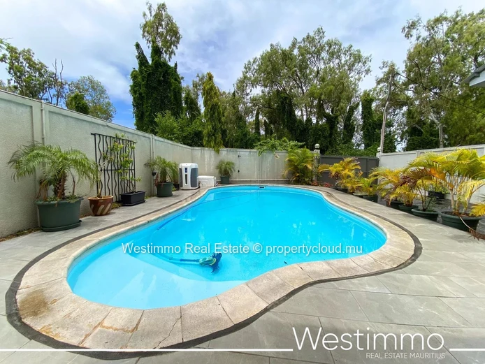 CALODYNE - Magnificent modern villa with swimming pool near the lagoon