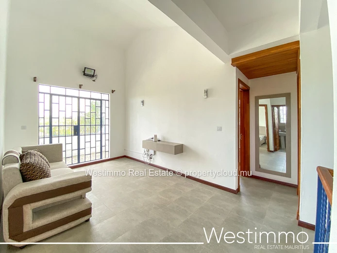 Villa meublée à louer à Péreybère avec 5 chambres et piscine privée